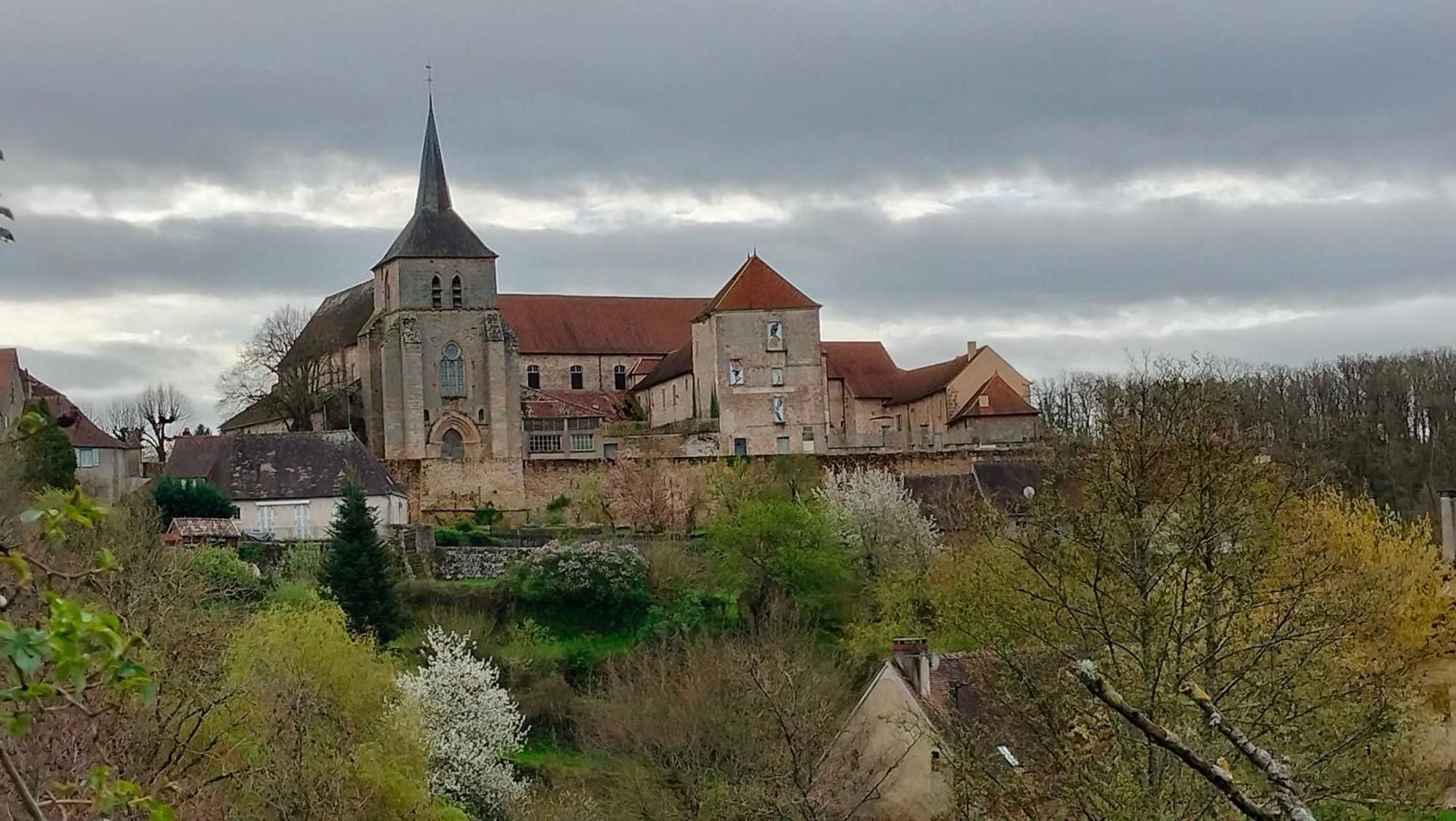 Gite "La Petite" Saint-Benoit-du-Sault ภายนอก รูปภาพ