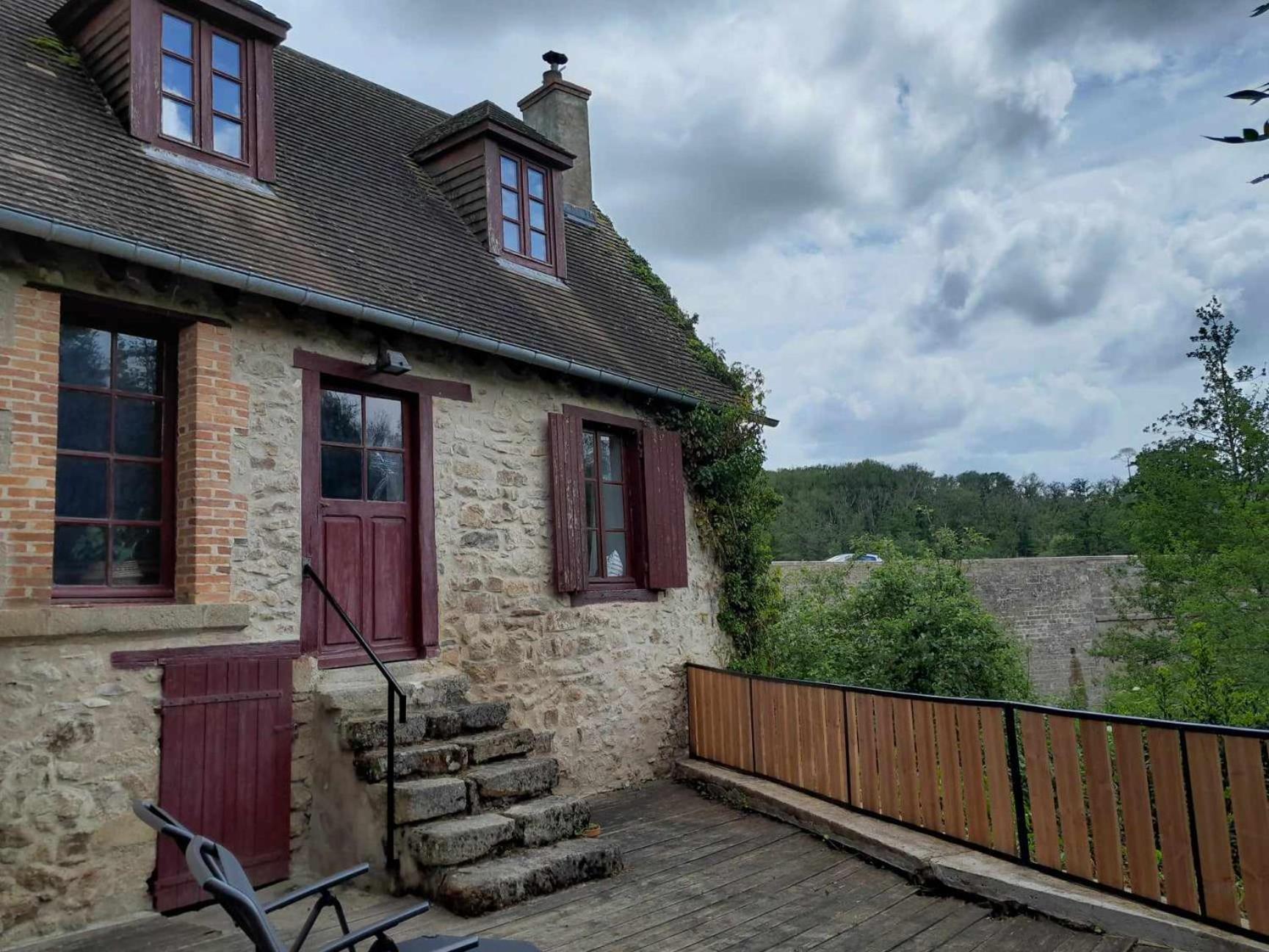 Gite "La Petite" Saint-Benoit-du-Sault ภายนอก รูปภาพ