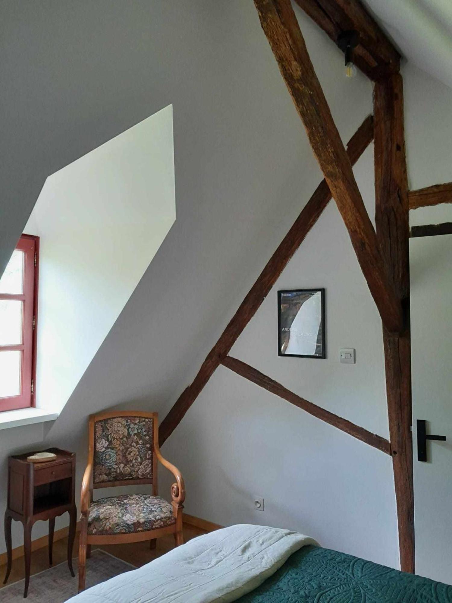 Gite "La Petite" Saint-Benoit-du-Sault ภายนอก รูปภาพ